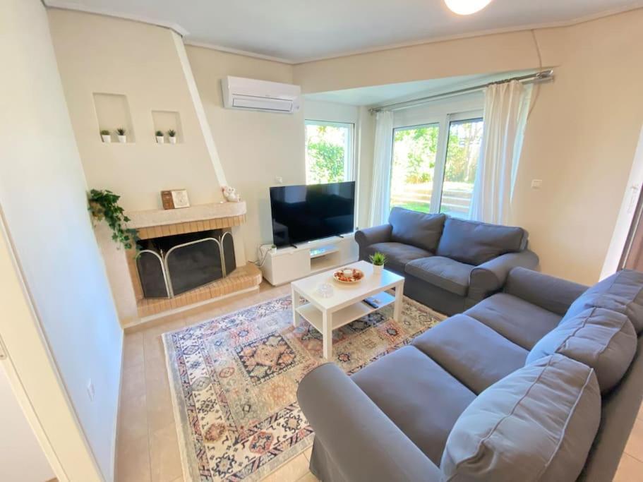 Cozy 2 Room Apartment With Garden Near Athens Air-Port Artemida (Attica) Exterior foto