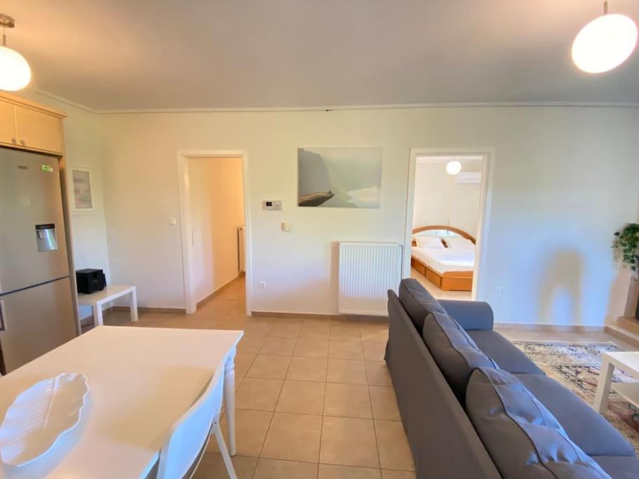 Cozy 2 Room Apartment With Garden Near Athens Air-Port Artemida (Attica) Exterior foto