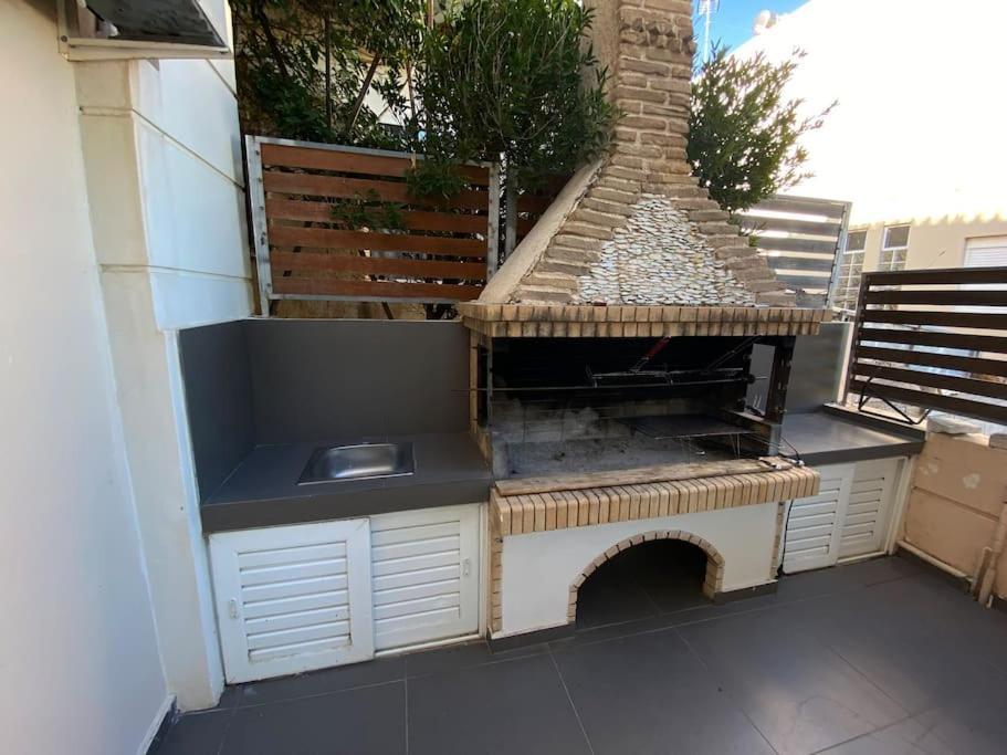Cozy 2 Room Apartment With Garden Near Athens Air-Port Artemida (Attica) Exterior foto